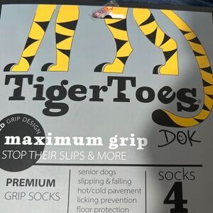 New! DOK TigerToes Anti-Slip Dog Socks Size Large Gray/Black animal print